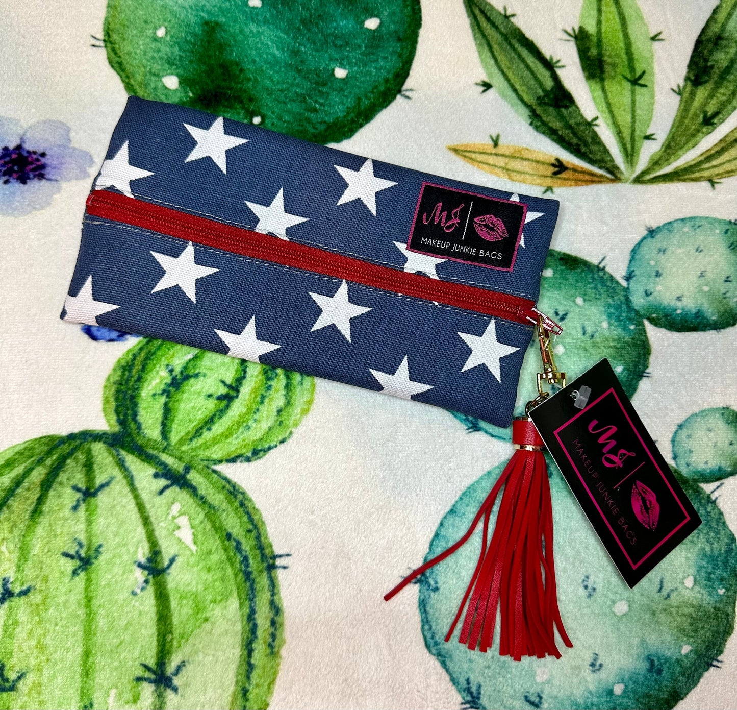 - America Makeup Junkie Bag